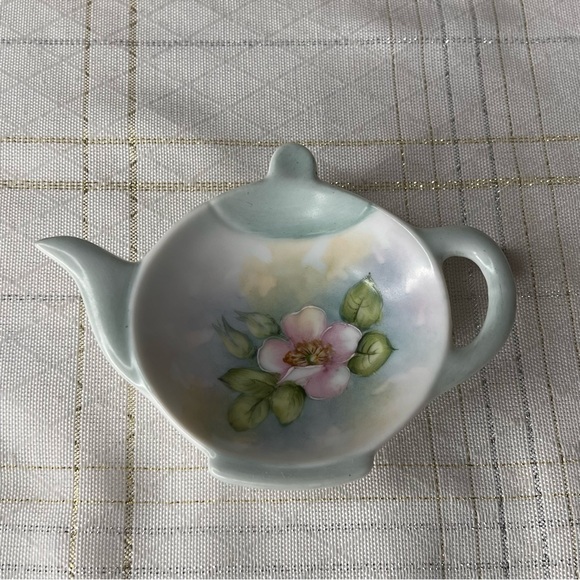 Source Unknown Other - Vintage Porcelain Teapot Shaped Teabag Holder White Flowers On Blue